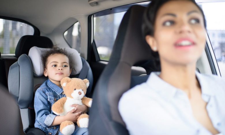 mom and baby in car