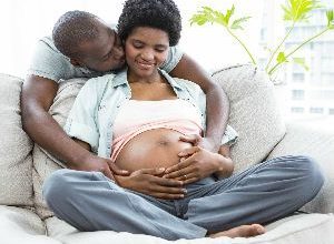 Black pregnant couple